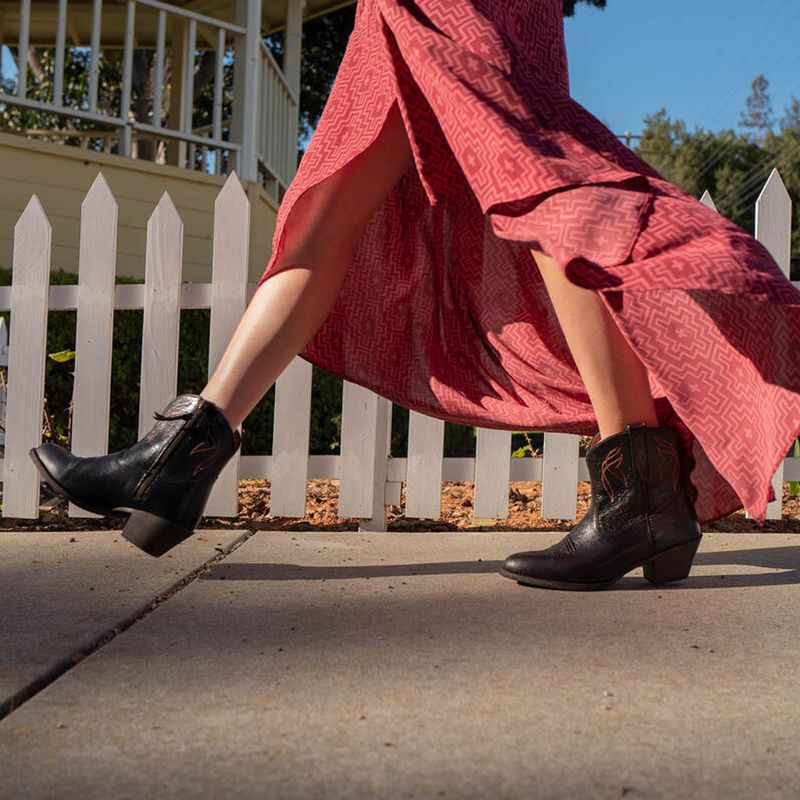 Ariat Darlin Old Black Boots
